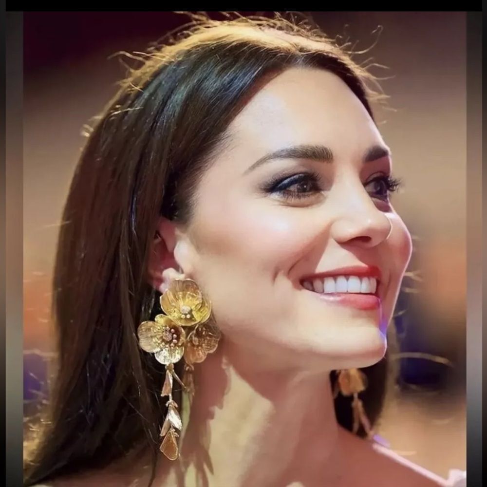 Kate Middleton Zara Elegant Rose Gold Floral Drop Earrings With Crystal … - Picture 3 of 6